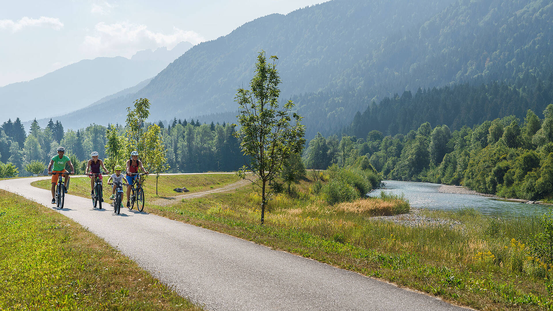 Genussradeln mit der Family am Gailtalradweg R3  